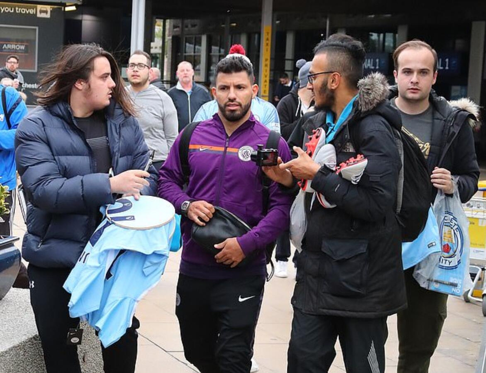 阿德巴約：人們將阿賈與比爾