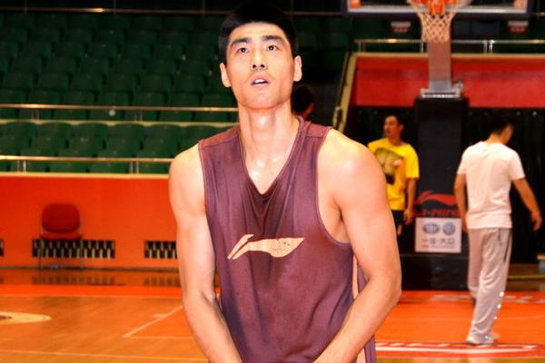 [流言板]無力回天！庫里全場12投8中，得到26分7籃板1搶斷