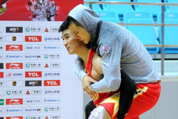 杜蘭特談與威少重聚流言：威少是傳奇 他應(yīng)該留在NBA