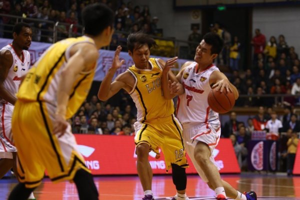 博格坎普接受FWA致敬獎，溫格、亨利、賴特等阿森納名宿出席