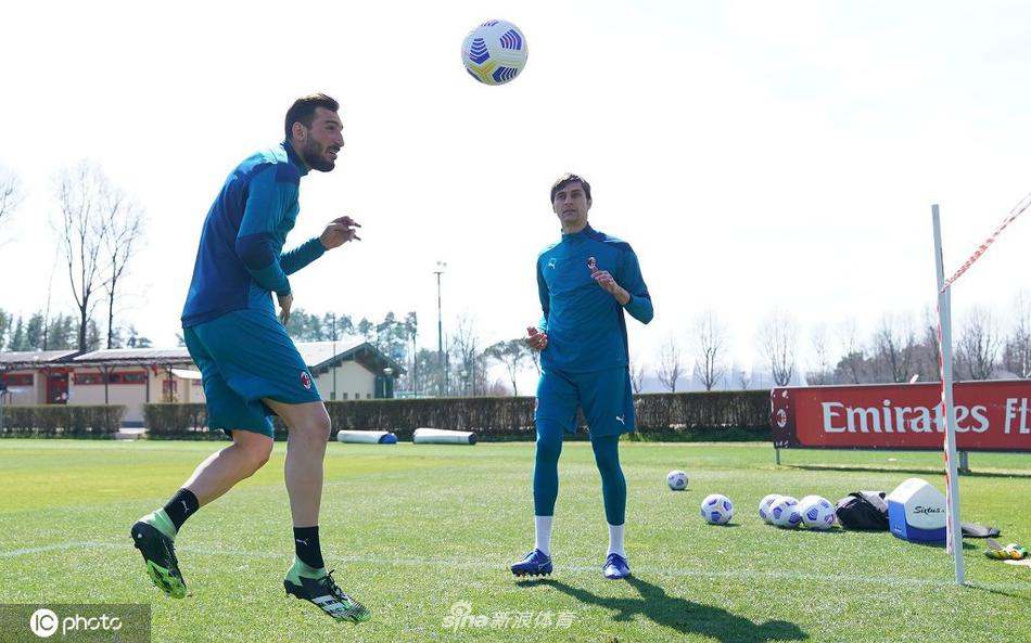 2025年10月23日 03:42:58 | 體壇全資訊                 第39分鐘，加克波開出角球，范戴克頭球破門，利物浦2-1反超法蘭克福
