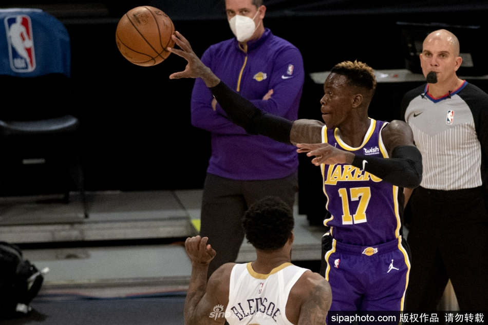 [流言板]湖記：雷迪克早上給球員們看了防守錄像，里夫斯主動攬責