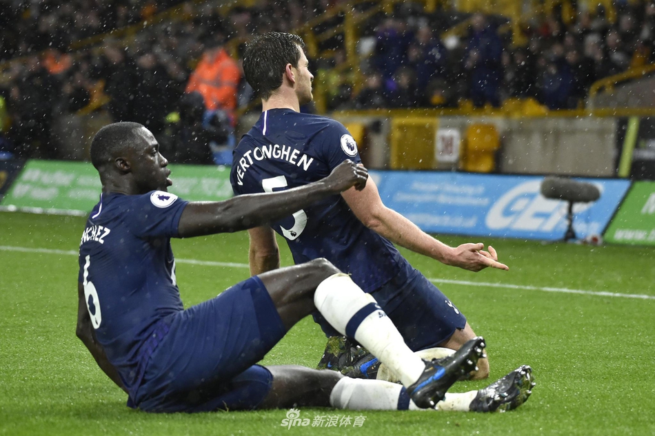 勒沃庫森打破僵局！?？松溟T踢疵變助攻，蒂爾曼進球