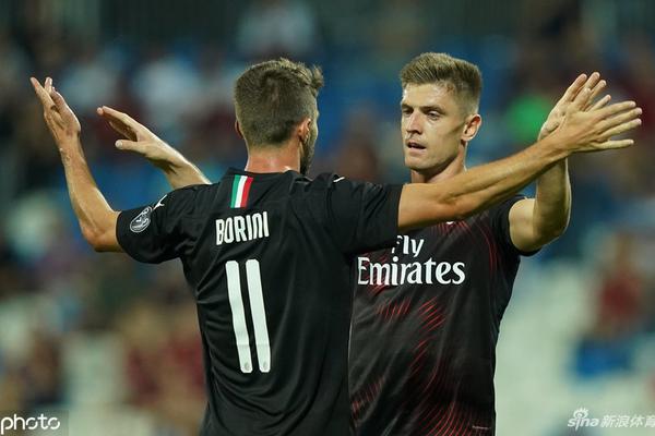 獲環(huán)球聲望獎！C羅：家人說我該停下 但我仍能幫球隊為何不繼續(xù)？beltalowda                                                           
