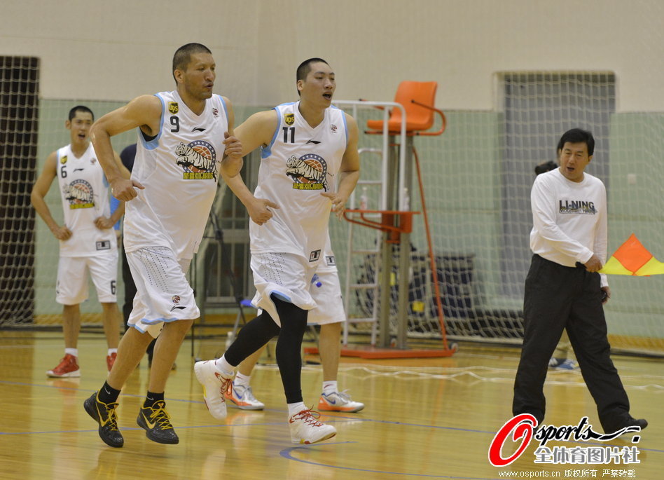 西甲積分榜：皇馬2分優(yōu)勢領跑，巴薩大勝暫升第2，馬競第11