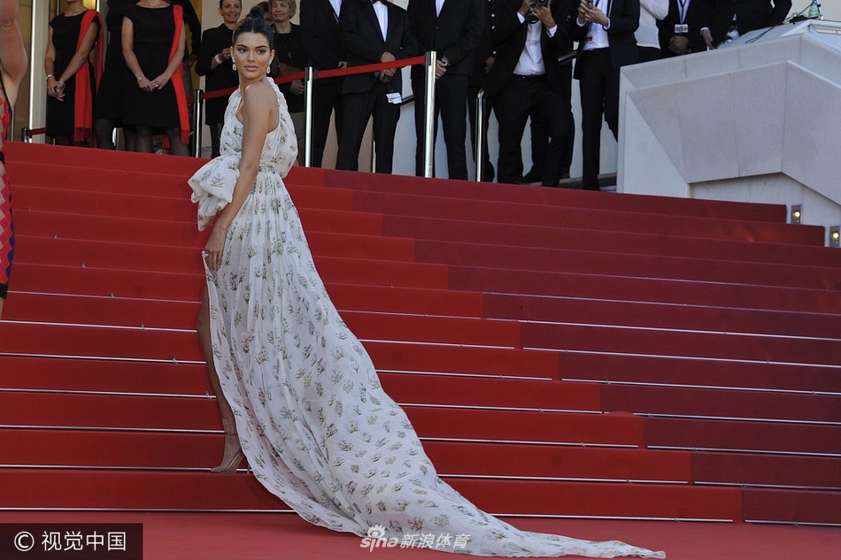 拉塞爾：沒給過弗拉格建議我認為他已經(jīng)準備好了 歐文濃眉會給的