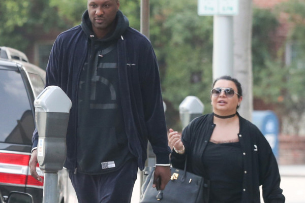 時隔17年，河內(nèi)公安外援曬與塞鳥合影：很高興能再見到你，好兄弟