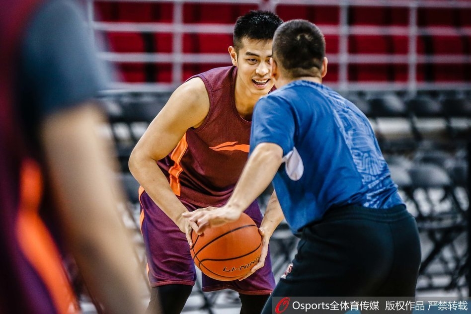 [流言板]高效發(fā)揮！濃眉半場7中6，得到13分3籃板1助攻2搶斷1蓋帽