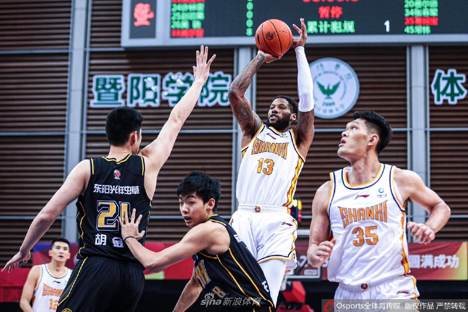 六臺(tái)：貝蒂斯已告知巴坎布在尋找其他前鋒，球員離隊(duì)仍未取得進(jìn)展