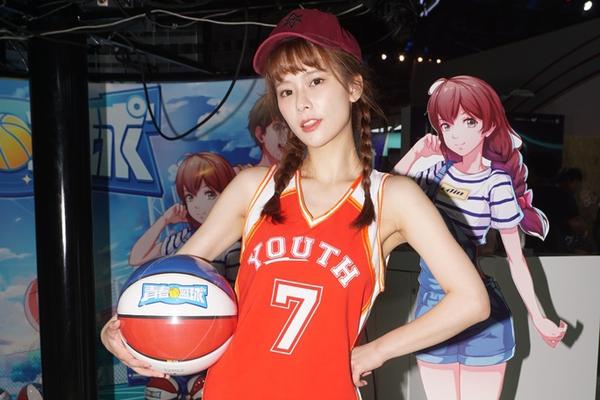 雖然有些遺憾，但這就是競爭的殘酷現(xiàn)實。此役，中國球員、籃網(wǎng)前鋒曾凡博未能獲得出場機會。在今年NBA中國賽首戰(zhàn)中，曾凡博替補出戰(zhàn)10分06秒零出手，有1搶斷3犯規(guī)進賬，正負值是-15。
