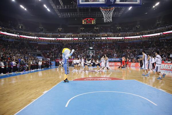 主場不敵升班馬！米蘭1.1億買5新援有3人沒上，剩下2人合計(jì)60分鐘數(shù)說足球