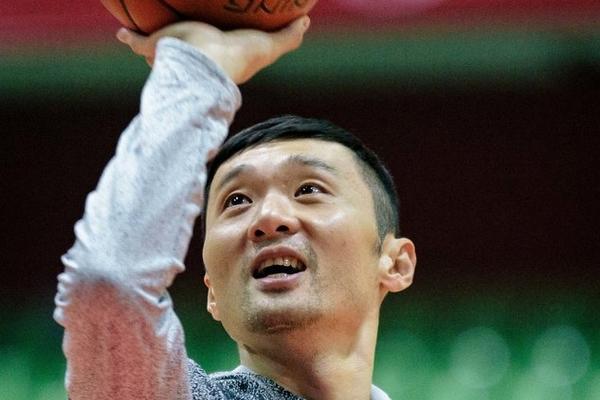 DO：曼城推進(jìn)談判，努力在冬窗簽下馬爾穆什和胡桑諾夫