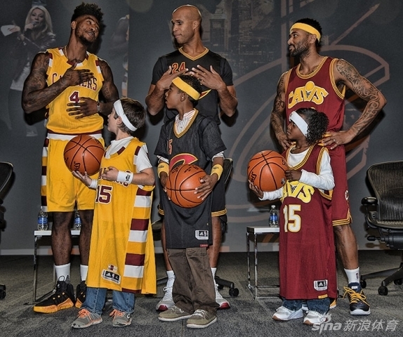 [流言板]賽季首秀！Shams：倫納德計劃在明天對陣老鷹的比賽中復出