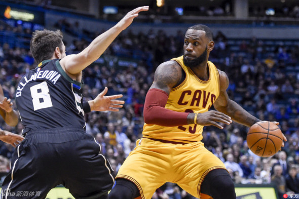 風格真的很搭！美媒曬利拉德霍勒迪媒體日合影：要是18年不敢想