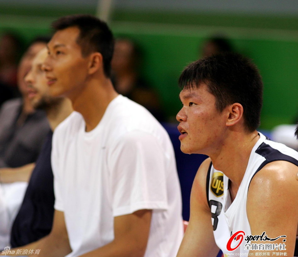 米體：180名那不勒斯球迷在埃因霍溫被捕，本場歐冠被視為高風(fēng)險(xiǎn)