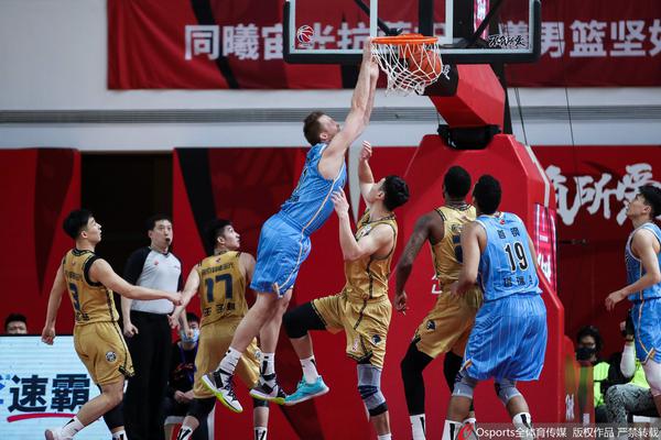 科瓦奇：施洛特貝克將首發(fā)戰(zhàn)美因茨 詹無法上場但在盡隊長的職責(zé)