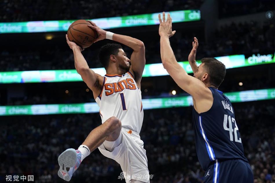 每體：孔德對訓練前的訓練情有獨鐘，鄰居?？吹剿缟掀唿c晨練