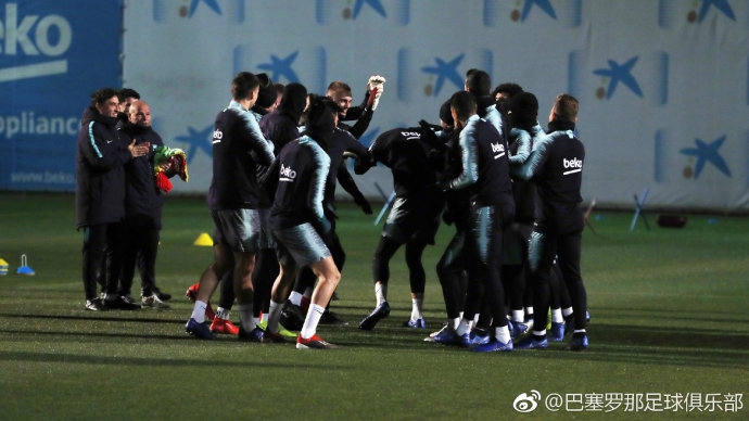 羅馬vs里爾首發(fā)：齊米卡斯、佩萊格里尼、弗格森先發(fā)，吉魯出戰(zhàn)