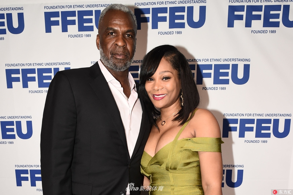 羅馬諾：伯恩利深入商談引進(jìn)葡萄牙體育邊鋒愛德華茲木子                                                                2025-02-01