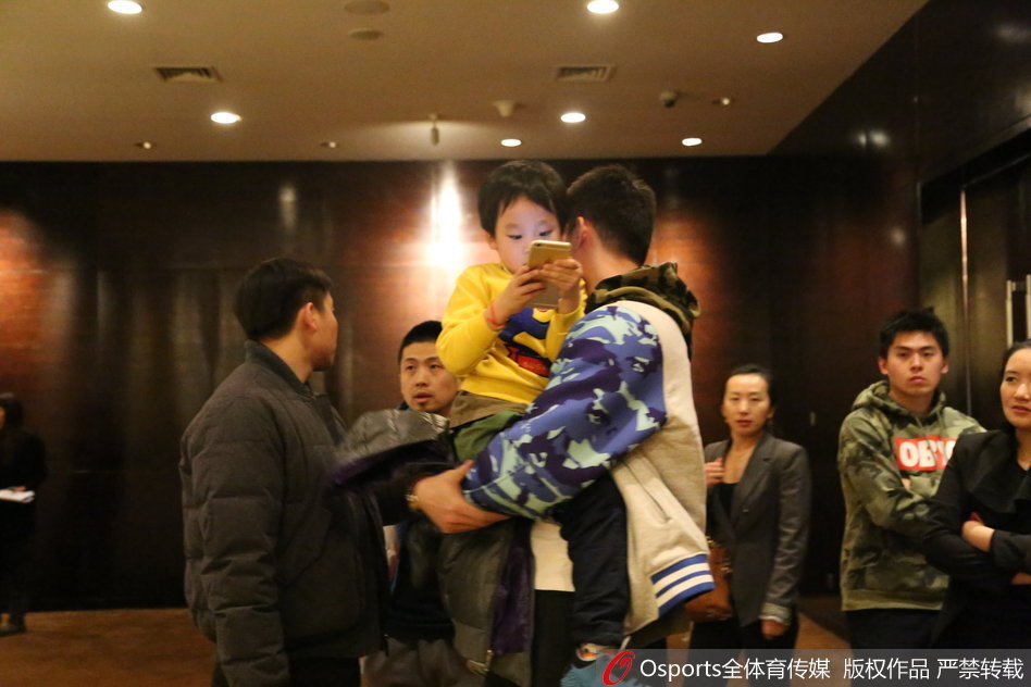 爐石傳說除了姐夫之外 奧丹姆這張橙卡也非常強大