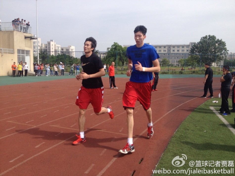 記者：黃潛vs巴薩12月邁阿密舉行，米蘭vs科莫在2月澳大利亞舉行