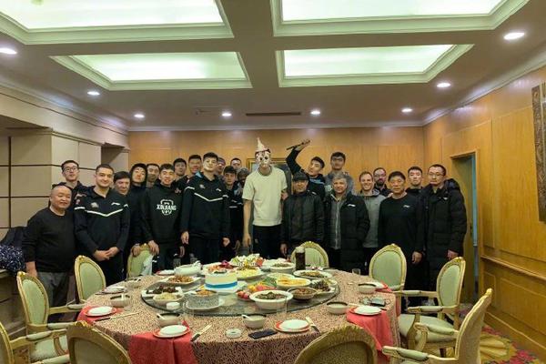 明日方舟新年尋訪組合包選擇推薦 明日方舟新年尋訪組合包哪個好