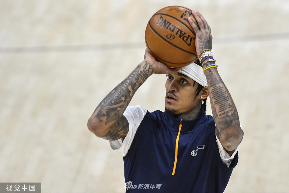 ??居勒爾被米內拉球員要球衣后也要了對方球衣，對方有些沒想到