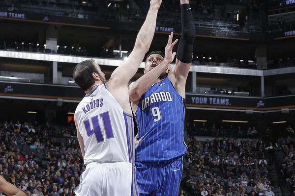 【直播信號(hào)】【開賽時(shí)間】2025年9月21日(星期日) 18:30【賽事分類】意甲直播 【對陣雙方】拉齊奧VS羅馬【錄像集錦】NBA錄像 足球錄像【觀看提示】2025年9月21日(星期日) 18:30