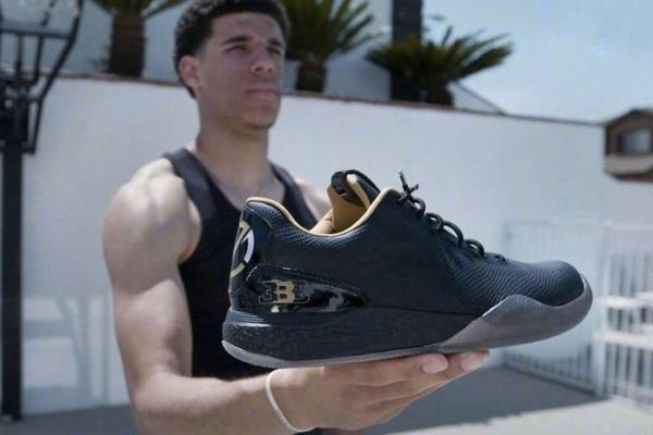 托納利起傳中，沃爾特馬德頭球破門，紐卡1