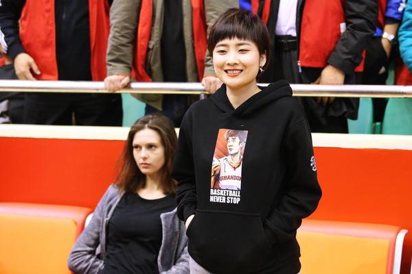 記者：奧爾莫右腿肌肉輕微撕裂，將缺陣兩到三周