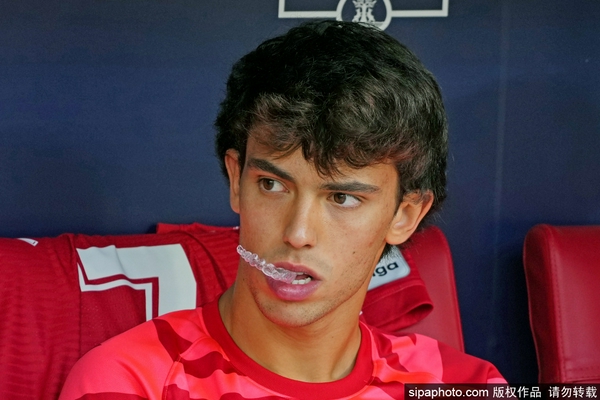 瓊阿梅尼本場1助攻2造良機3關鍵傳球 5長傳6搶斷7對抗 8.8分最高