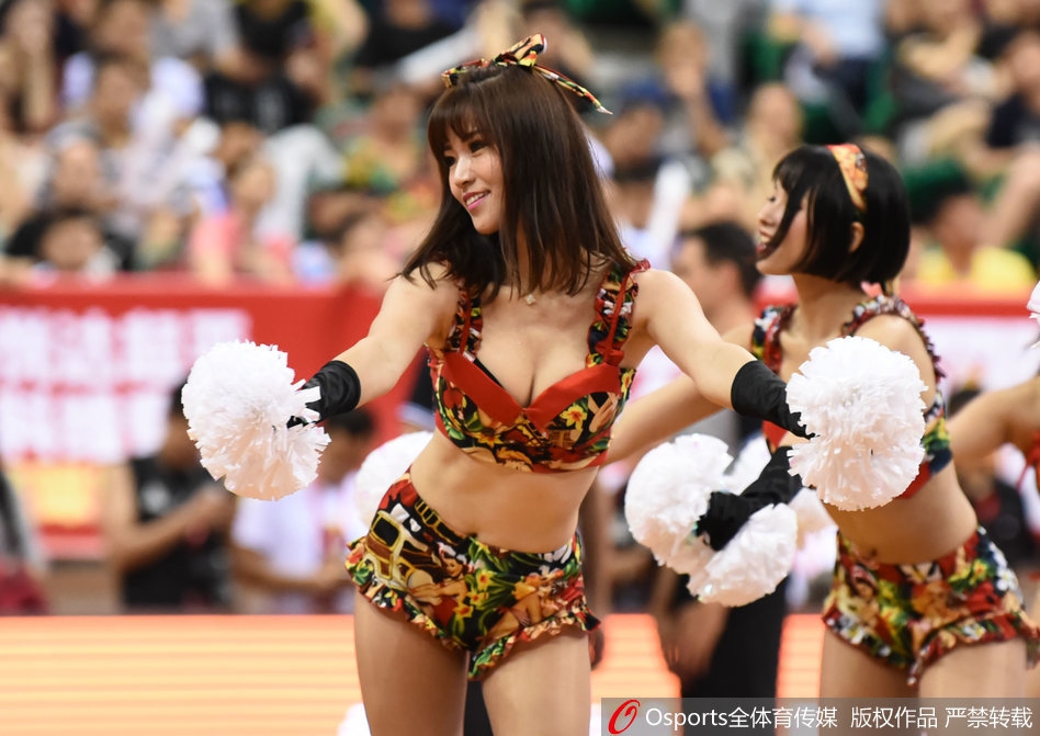 范弗利特：裁判為使比賽受到控制罰下我，然后情況變更糟