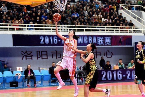 太關(guān)鍵！格雷控球借掩護突破滯空折疊成功打成2+0！