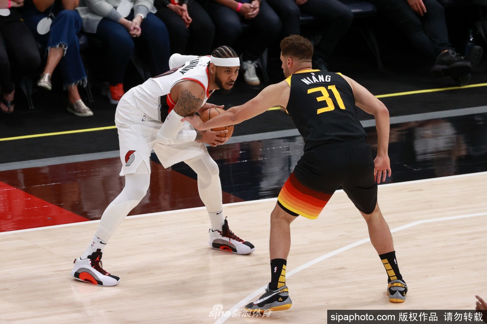 場邊抱怨判罰，瓜帥被出示黃牌beltalowda                                                                2025-09-22 0
