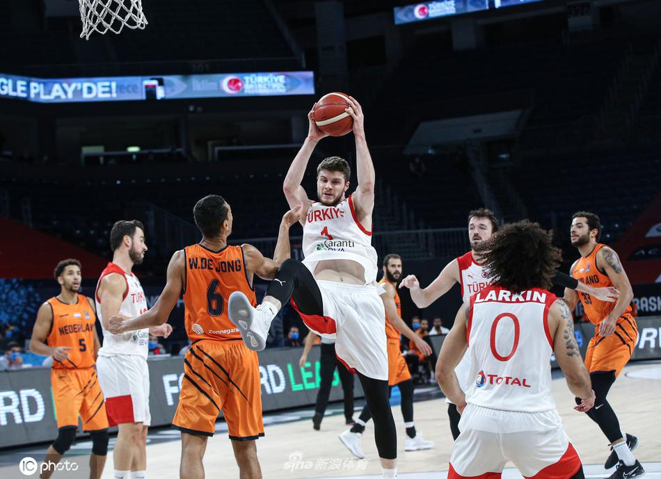 北青體育：前國腳宗磊妙筆生出青訓“七言口訣”  宋凱高度贊賞