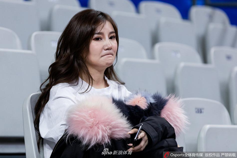 王霜：如果能在偶像C羅踢球的國家獲獎 那是非常開心的事情