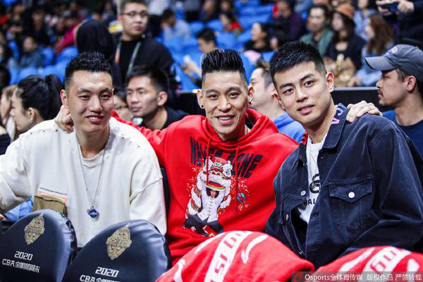 羅馬諾：達(dá)尼洛已完全不在尤文計(jì)劃內(nèi)，不會隨隊(duì)參加意超杯