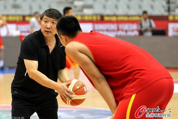 在軍團版本有一只可愛靈動的橘色狐貍坐騎，其獲取方式便是要拿到關(guān)鍵任務(wù)道具——【撕毀的請柬】。軍團再臨卡牌, 魔幻, 2D, 動作角色扮演 查看更多 立即下載 
