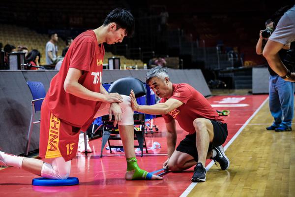 富勒姆主帥：無(wú)法理解曼聯(lián)的進(jìn)球沒(méi)被吹掉，希望判罰標(biāo)準(zhǔn)保持一致