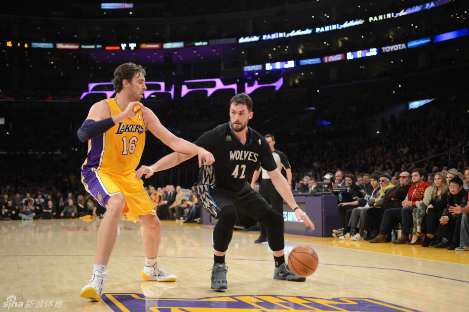 一勝難求！郵報：諾丁漢森林老板本是為了歐聯(lián)奪冠請澳波執(zhí)教zoli                                                                2025
