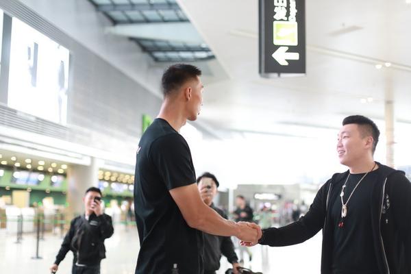 林葳：從進(jìn)CBA開始就覺得最終是要去挑戰(zhàn)NBA的 不讓自己留下遺憾