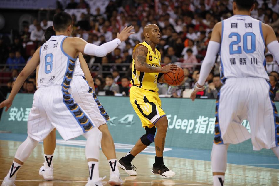 早報(bào)：利物浦熱刺掉鏈子；皇馬拜仁國米連勝領(lǐng)跑；切爾西又染紅了