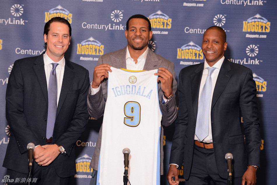 玩家可通過專屬卡組定向強化技能詞條，構建專屬戰(zhàn)斗流派，下面九游小編帶來戰(zhàn)術卡包系統(tǒng)核心機制和抽取成本分析，各位來了解一下吧。向僵尸開炮戰(zhàn)術卡包系統(tǒng)詳解1.抽獎機制與核心作用【戰(zhàn)術卡包】的抽獎機制類似鑰
