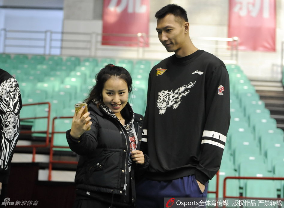 勞塔羅第三次在歐冠梅開二度，與阿德里亞諾、克雷斯波并列最多陳皮不是橙                                                                20
