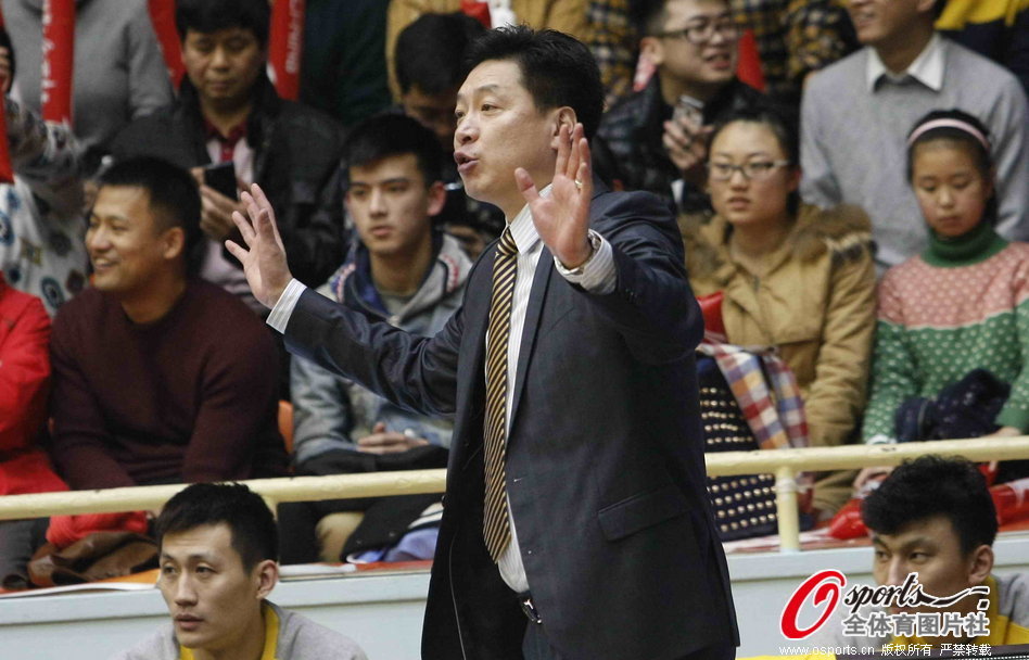 手感確實還不行！大球首節(jié)三分4中0沒有得分 拿4籃板3助攻