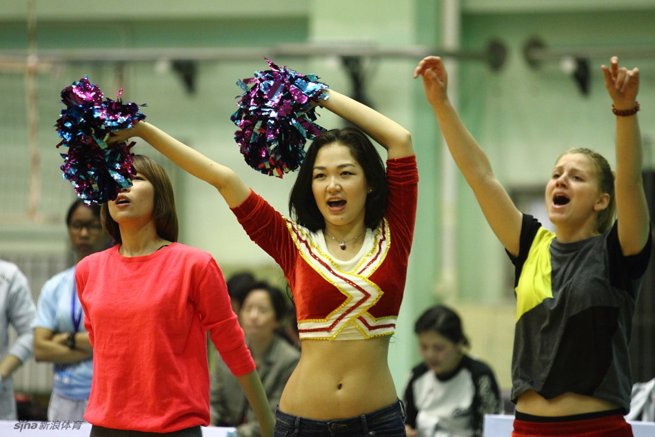 直播吧9月24日訊 小波特近日做客了播客節(jié)目《Respectfully》，期間他談到了對女性出軌的理解?！拔艺J為如果遇到合適的人，即使是再忠誠的女性也可能受到誘惑后把持不住。不過，我不會一概而論地說所
