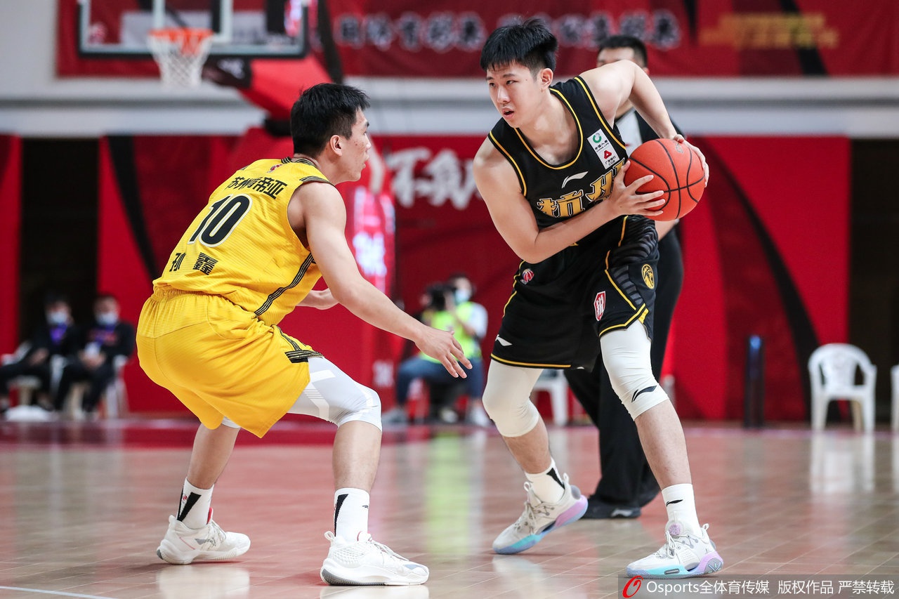 曼晚：曼聯(lián)將對中場進行調(diào)整，準備6000萬鎊報價沃頓