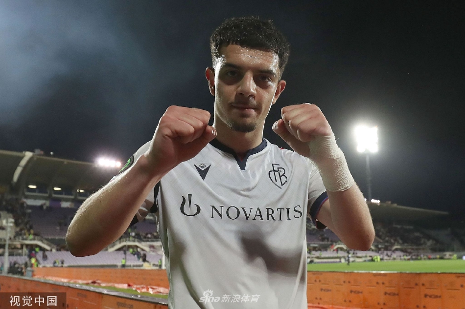 [流言板]表現(xiàn)亮眼！愛德華茲全場砍下34分1籃板9助攻