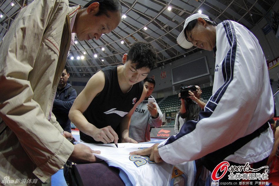 雙贏！庫明加多拿錢&勇士手握第2年球隊選項 目前最佳解決方案？