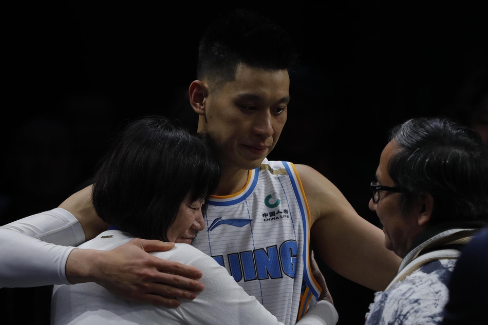 埃因霍溫vs圣吉羅斯首發(fā)：36歲佩里西奇先發(fā)，小將萬納爾替補(bǔ)待命